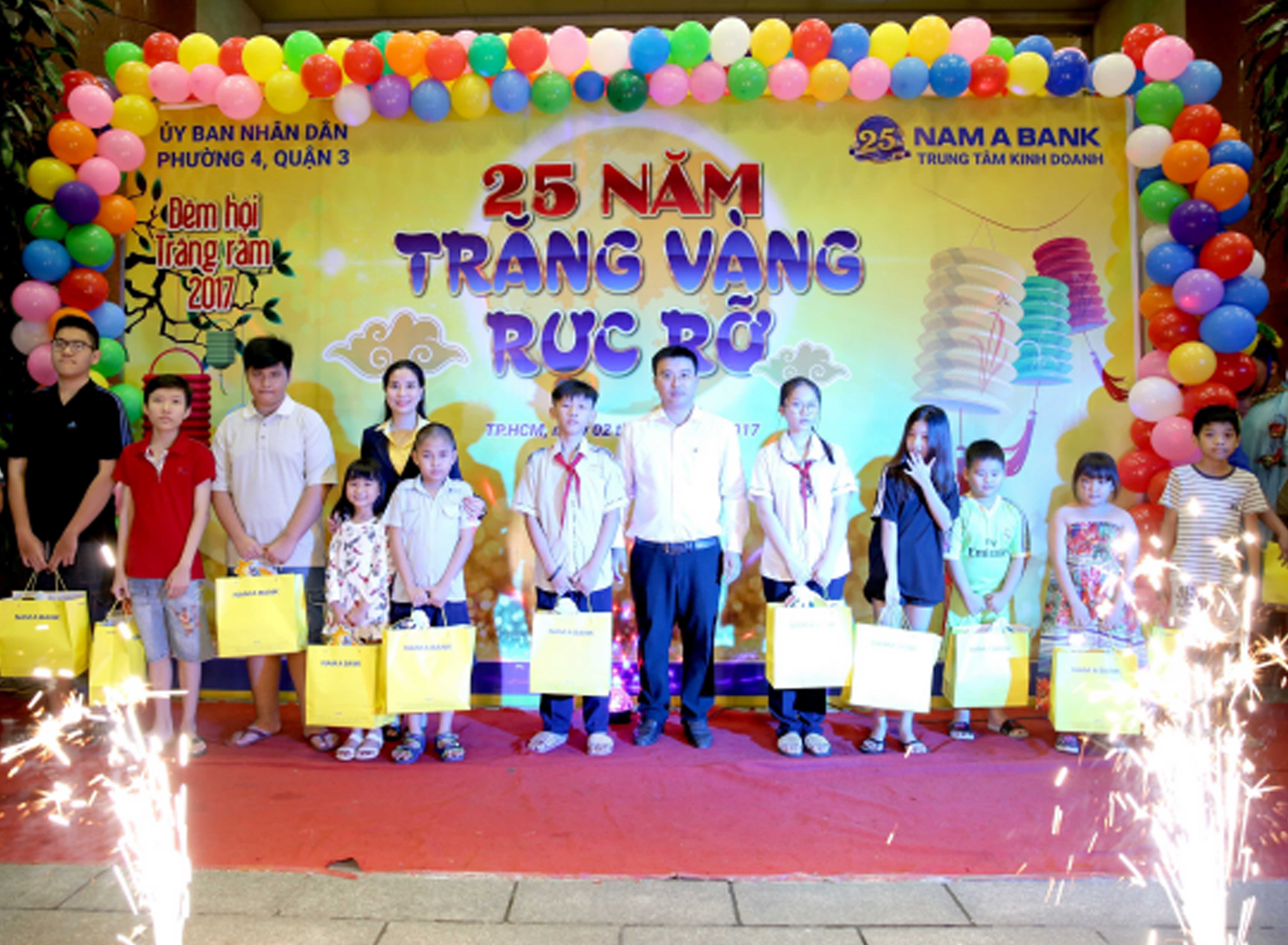 Nam A Bank mang niềm vui Trung Thu đến các em nhỏ trên toàn quốc