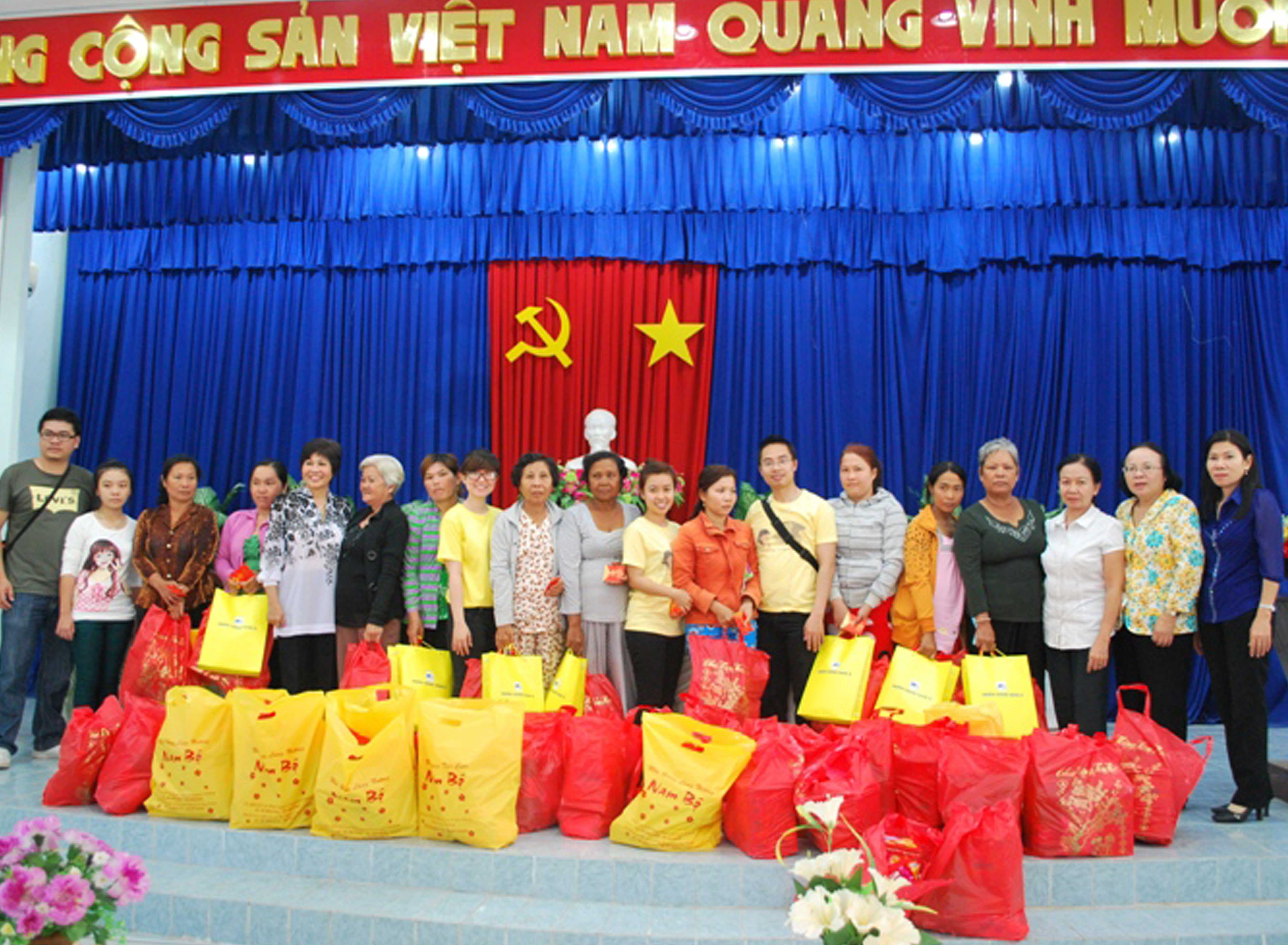 Hành trình mang “Tết yêu thương” đến cho người nghèo tại các tỉnh Miền Tây