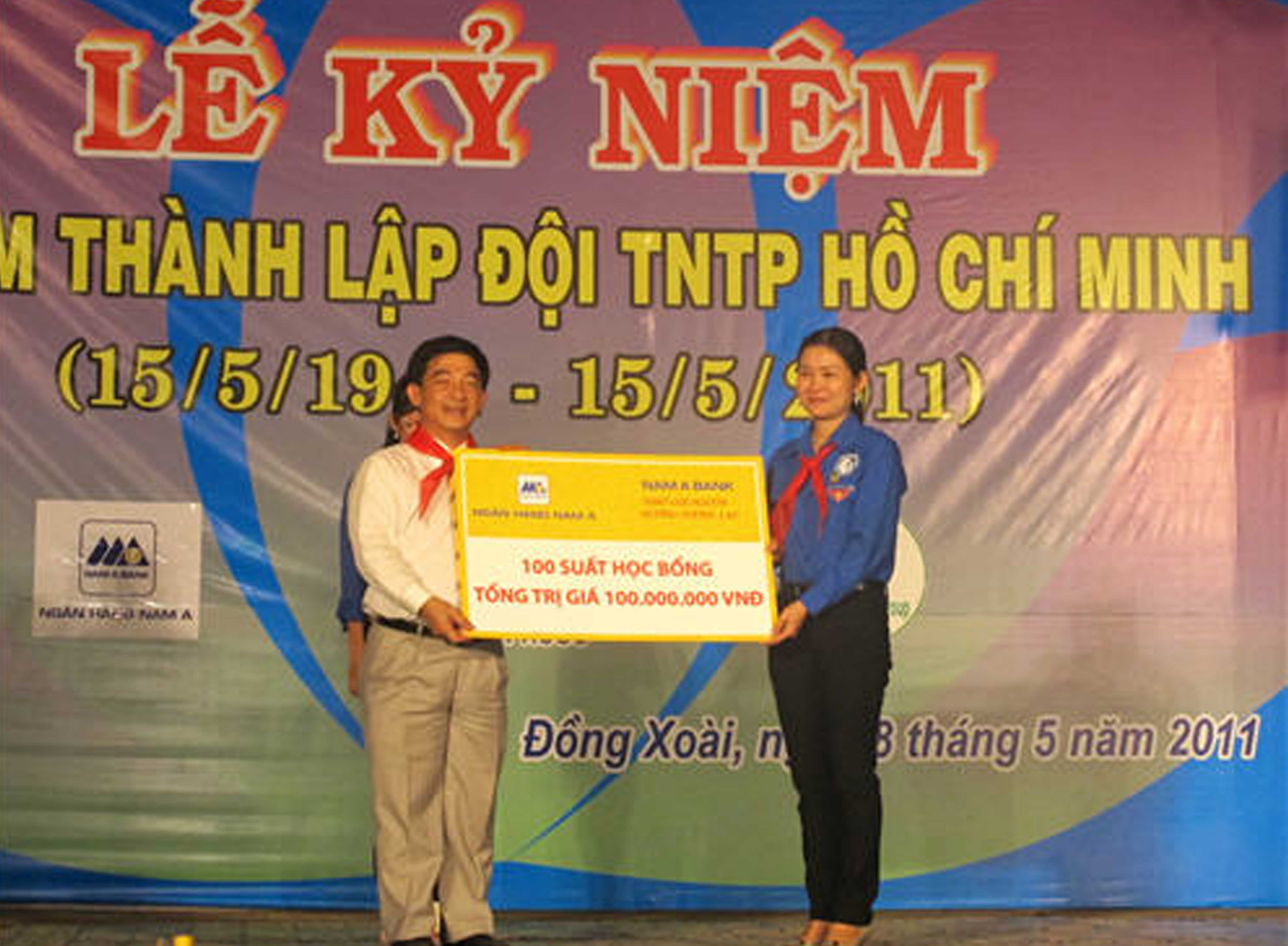 NAM A BANK THAM GIA TÀI TRỢ 100 SUẤT HỌC BỔNG - KHỞI ĐỘNG CHƯƠNG TRÌNH VÌ CỘNG ĐỒNG "NHỚ CỘI NGUỒN - HƯỚNG TƯƠNG LAI"