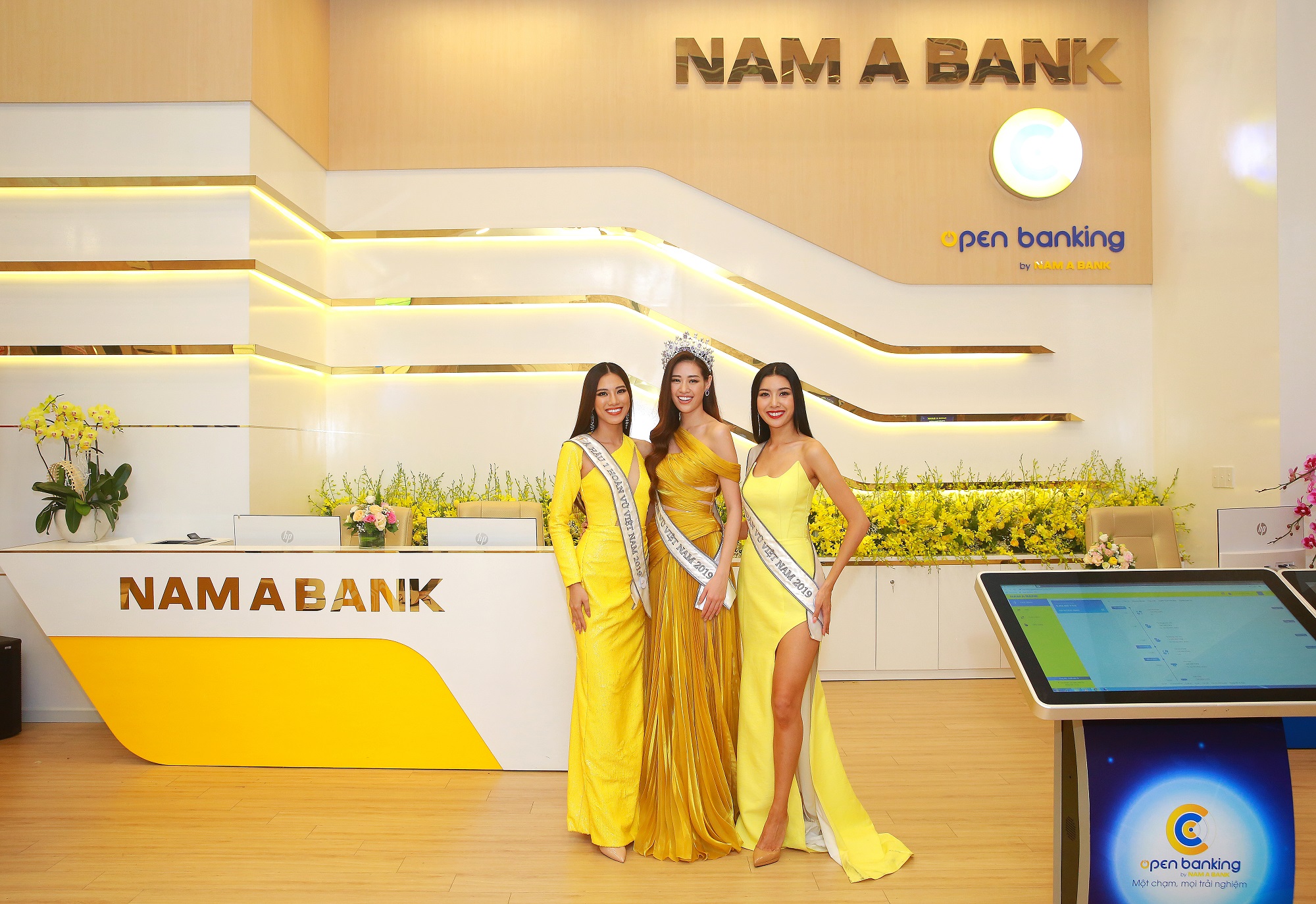 TOP 3 HOA HẬU HOÀN VŨ VIỆT NAM 2019 CÙNG DÀN SAO VIỆT TRẢI NGHIỆM KHÔNG GIAN SỐ TẠI NAM A BANK