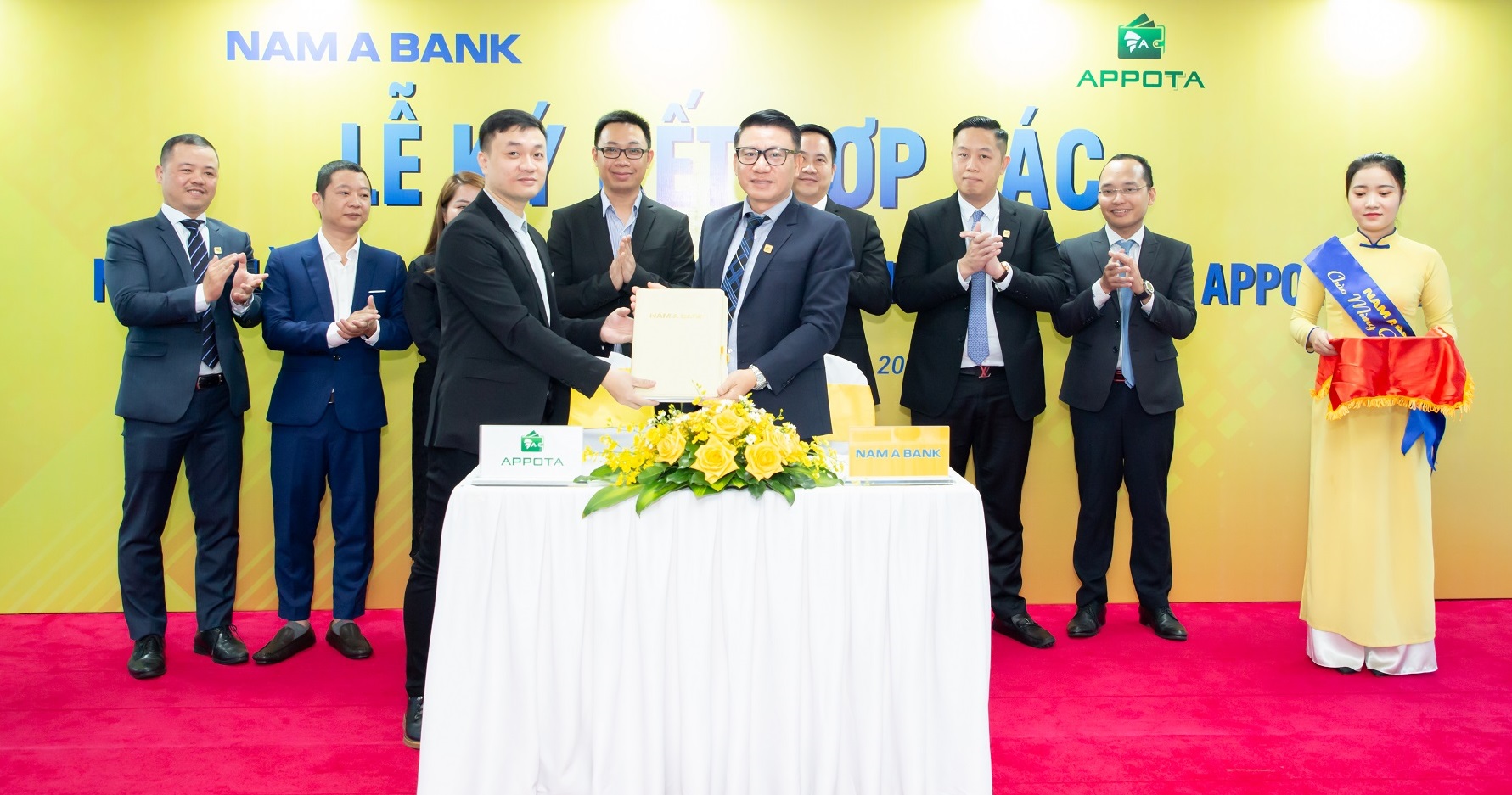 NAM A BANK - NGÂN HÀNG VIỆT ĐẦU TIÊN LIÊN KẾT CÙNG VÍ ĐIỆN TỬ APPOTAPAY