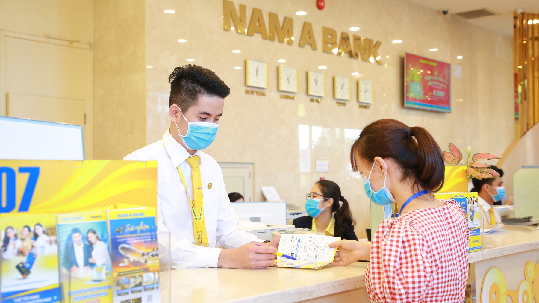 NAM A BANK DÀNH GẦN 6 TỶ ĐỒNG HỖ TRỢ CÁN BỘ NHÂN VIÊN TIÊM VẮC XIN PHÒNG COVID-19