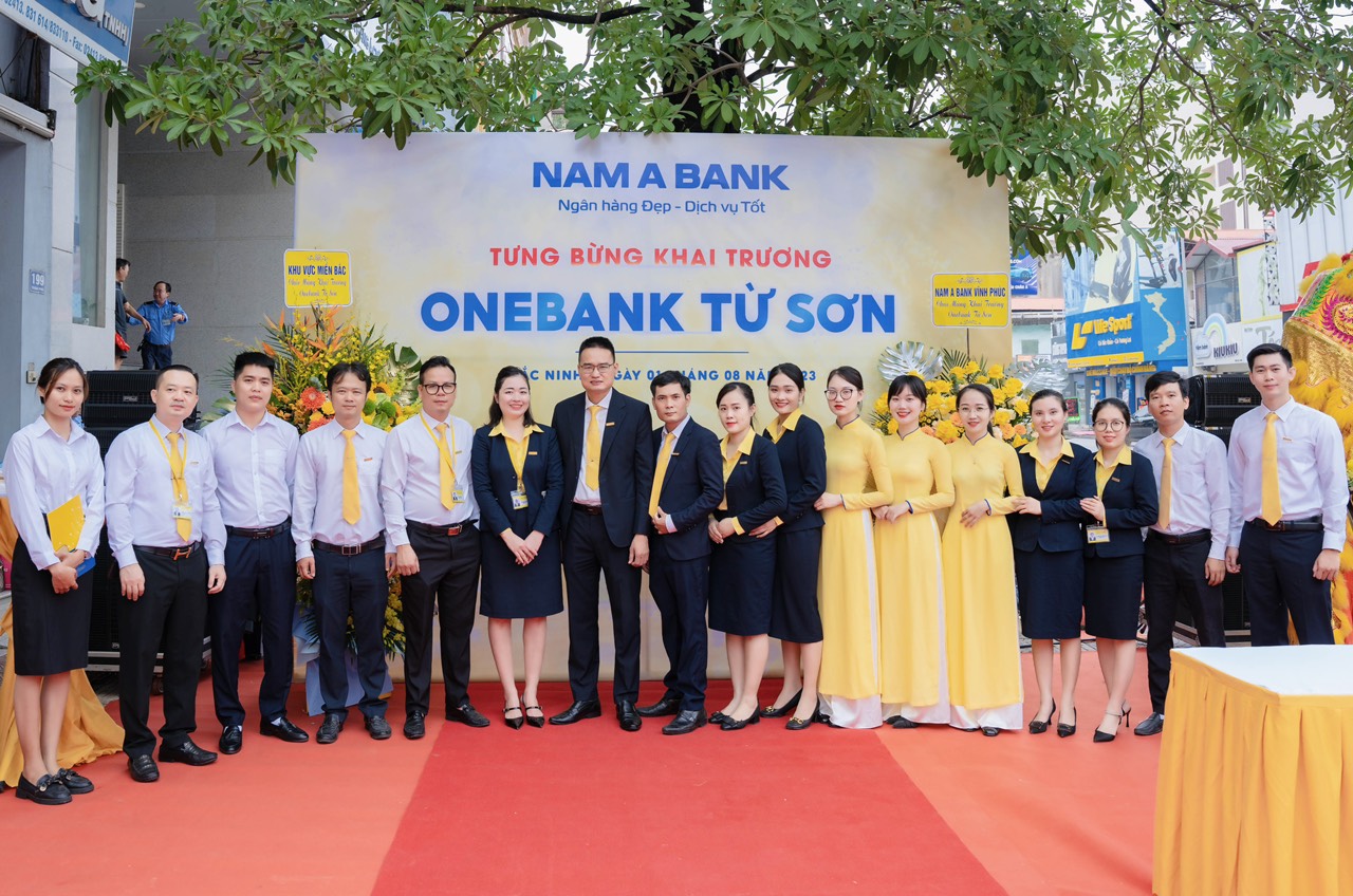ONEBANK by Nam A Bank chạm mốc 100 điểm giao dịch số trên toàn quốc