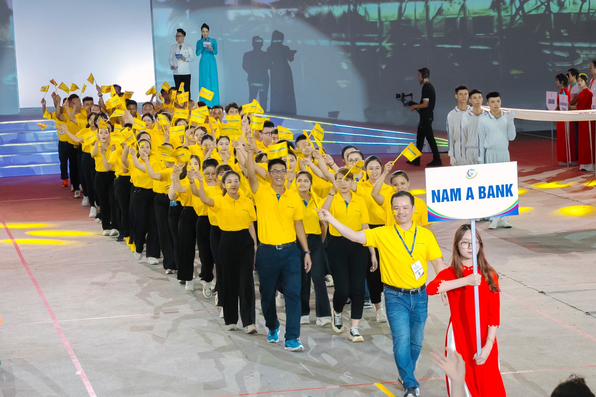 Khai mạc Đại hội TDTT Ngành Ngân hàng lần thứ nhất năm 2023:  Nam A Bankers lan tỏa sắc vàng – hòa nhịp nhiệt huyết