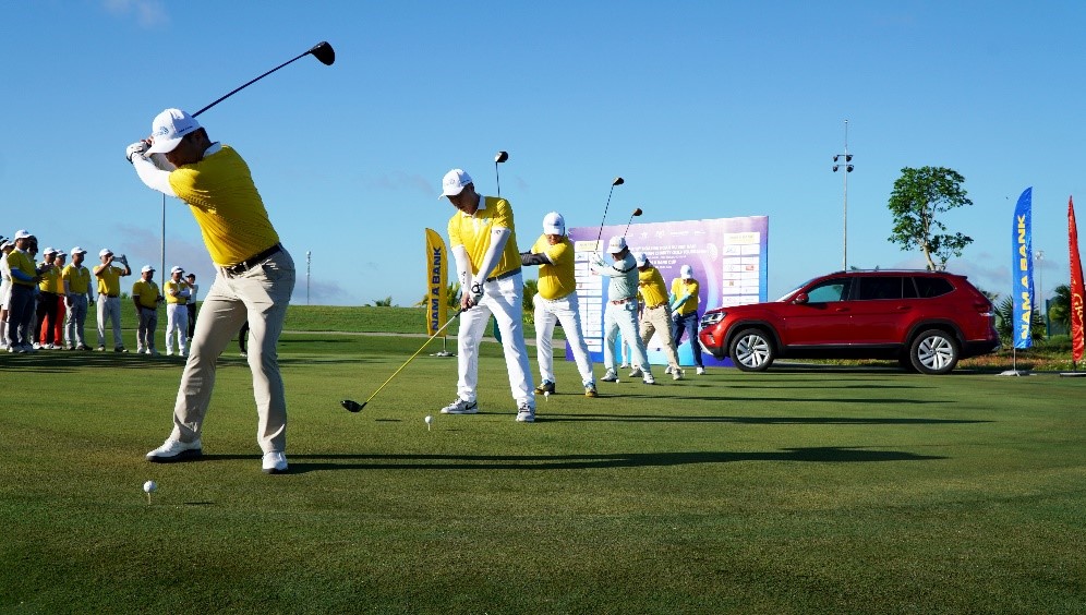 KHỞI ĐỘNG GIẢI GOLF “TÔI YÊU VIỆT NAM”