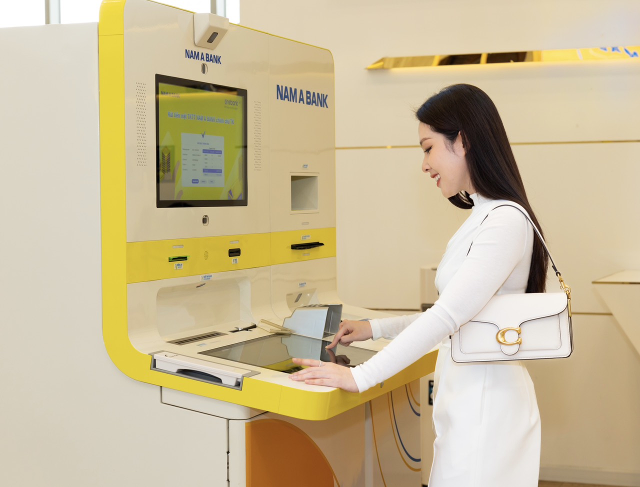 NGÂN HÀNG HOẠT ĐỘNG XUYÊN LỄ, TẾT