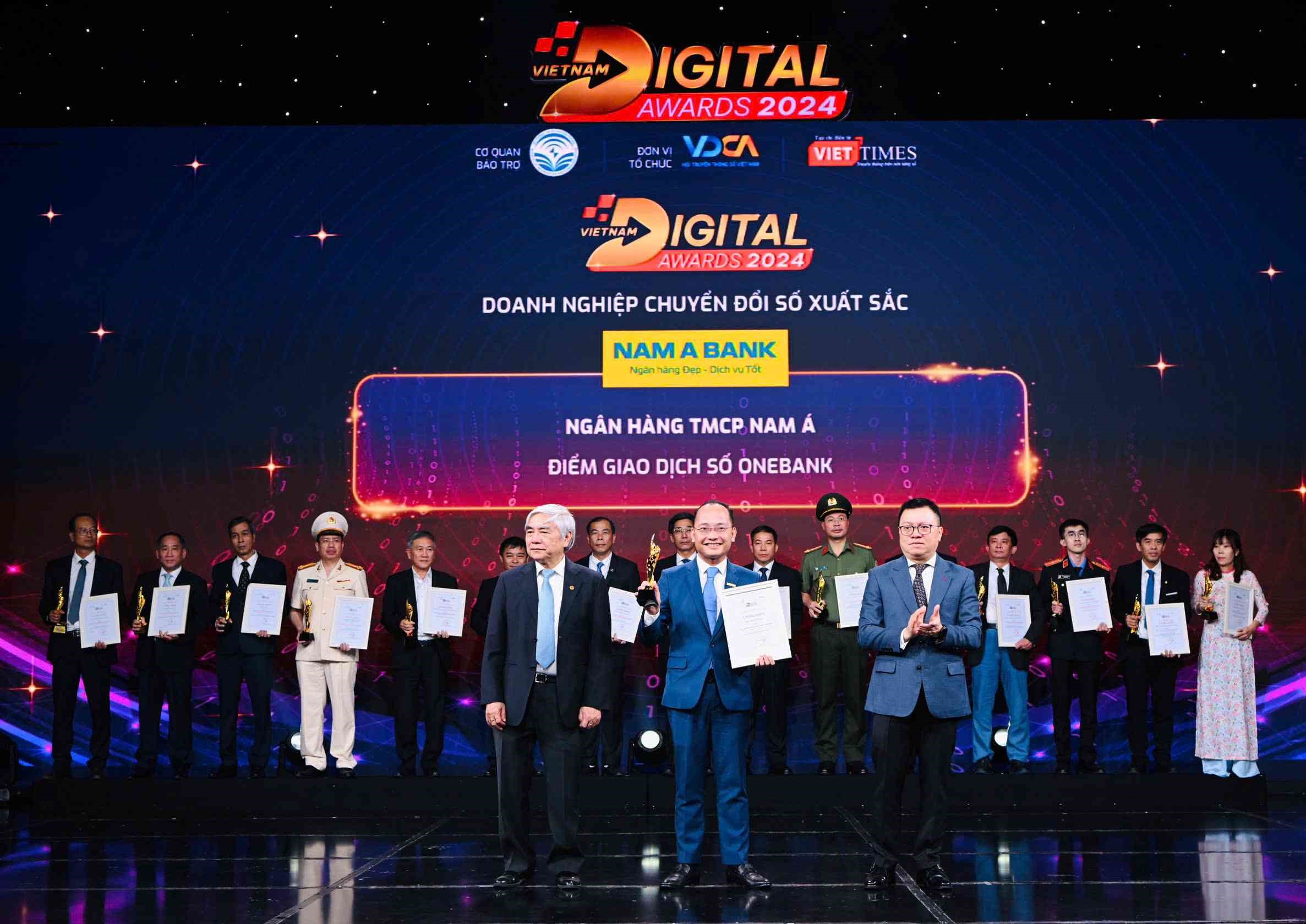 KỶ NIỆM 32 NĂM THÀNH LẬP, ONEBANK BY NAM A BANK TIẾP TỤC ĐƯỢC VINH DANH TẠI GIẢI THƯỞNG CHUYỂN ĐỔI SỐ VIỆT NAM 2024