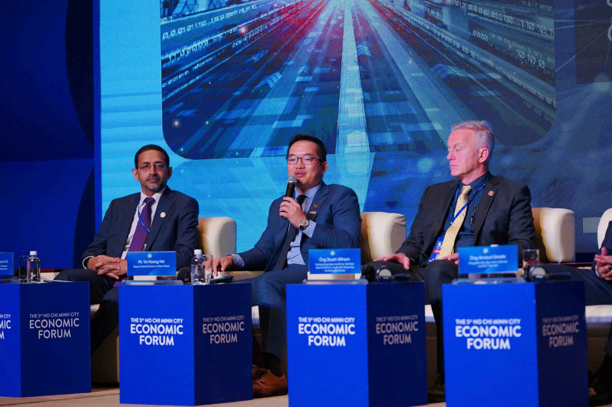 NGÂN HÀNG ĐỒNG HÀNH CÙNG TP.HCM CHUYỂN ĐỔI CÔNG NGHIỆP, ĐỘNG LỰC MỚI CHO PHÁT TRIỂN BỀN VỮNG