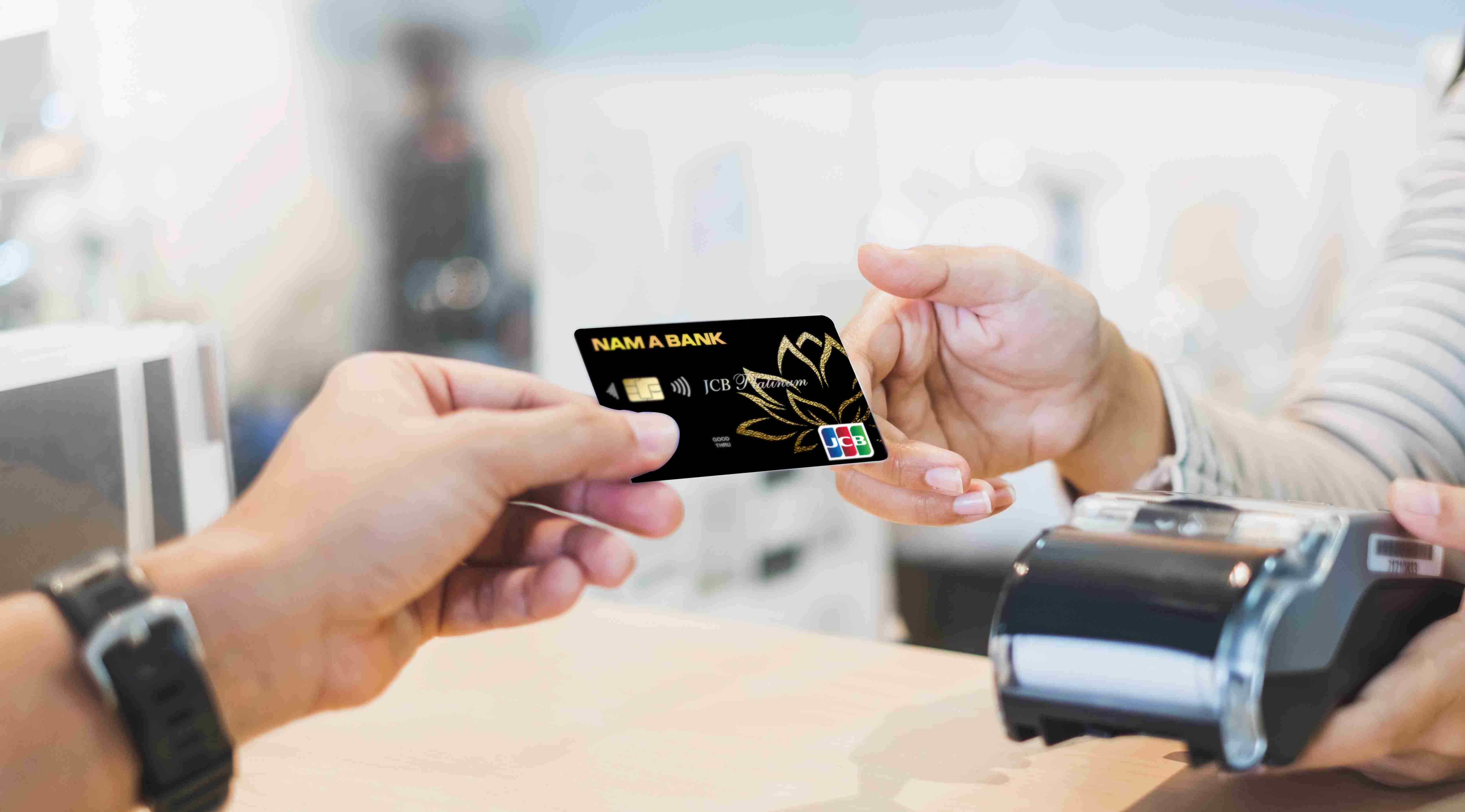 NGÂN HÀNG TUNG HÀNG LOẠT ƯU ĐÃI LÃI SUẤT NHÂN DỊP HÈ