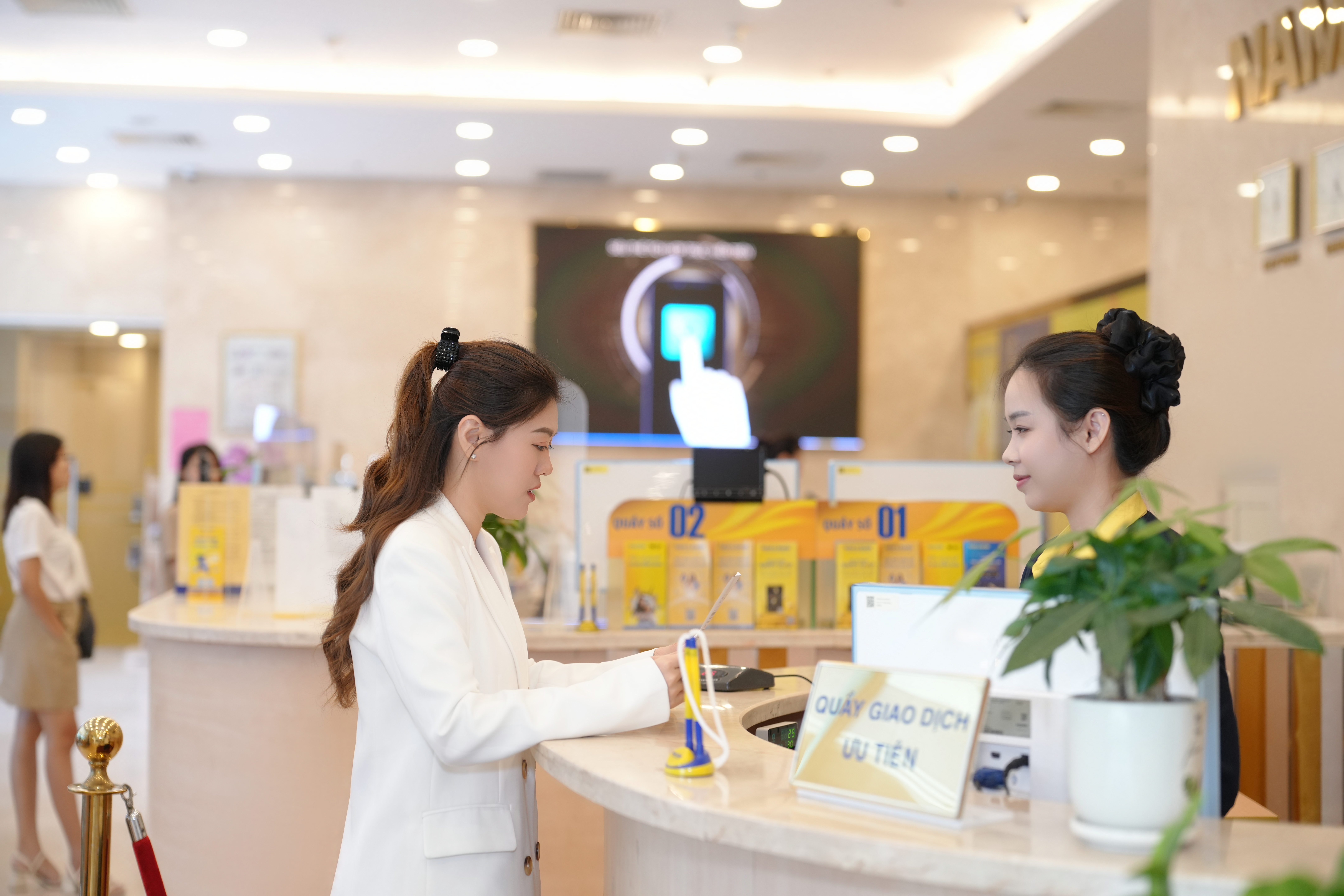 NAM A BANK giảm lãi suất cho vay và triển khai các giải pháp tín dụng phát triển doanh nghiệp vừa và nhỏ