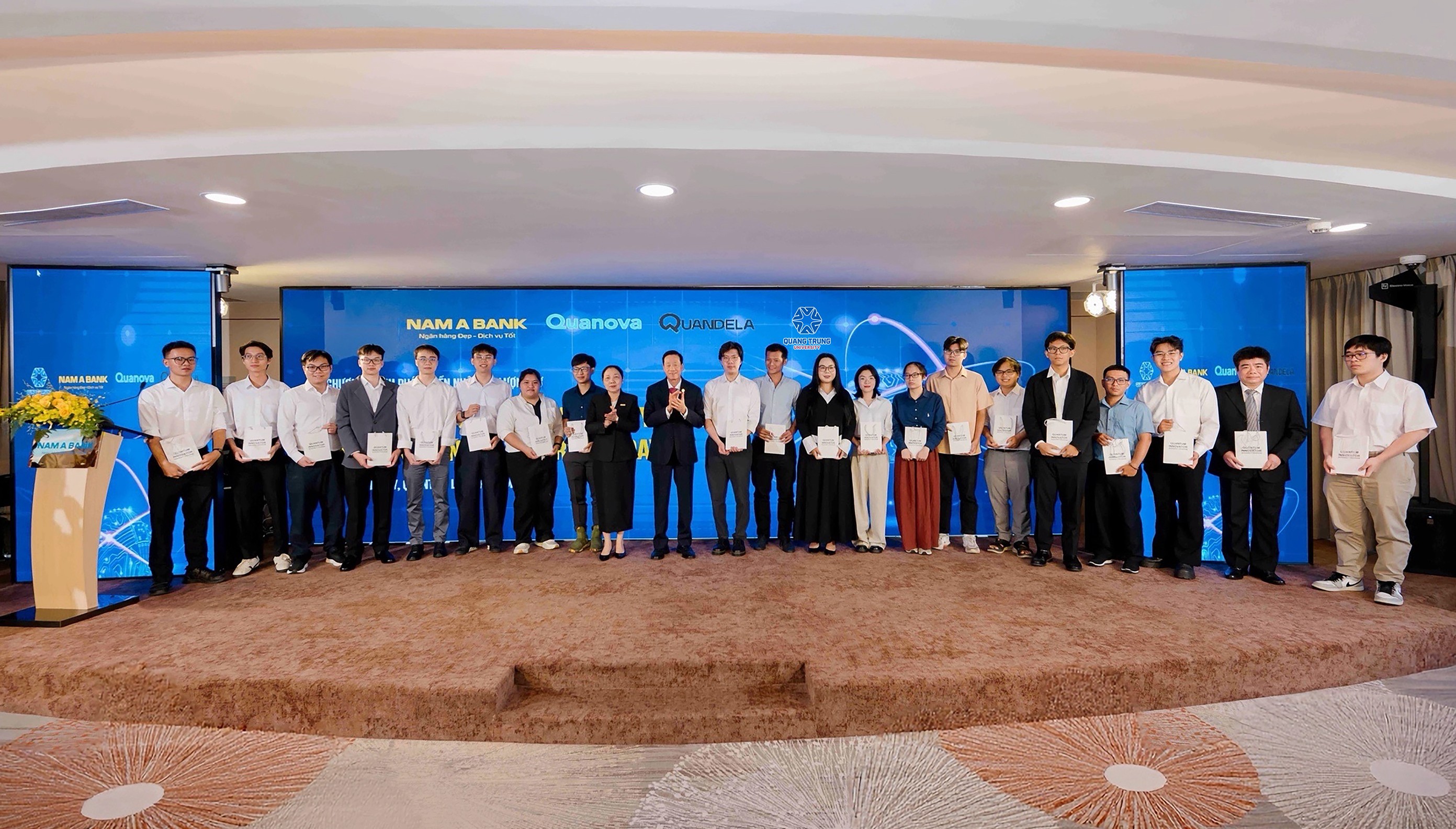 NAM A BANK PHÁT TRIỂN NHÂN LỰC, NHÂN TÀI KHOA HỌC LƯỢNG TỬ VIỆT NAM
